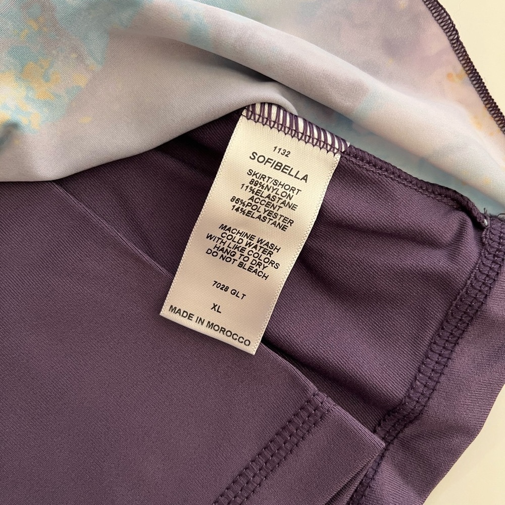 SOFIBELLA | NWT UPF 50 Asymmetrical Print Accent Skort - Picture 7 of 8